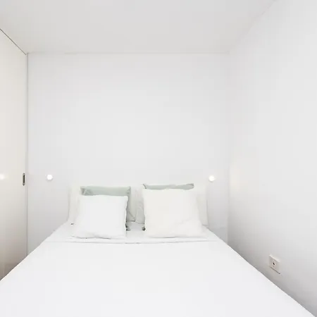 Dialez Holidays - Santiago Apartment *